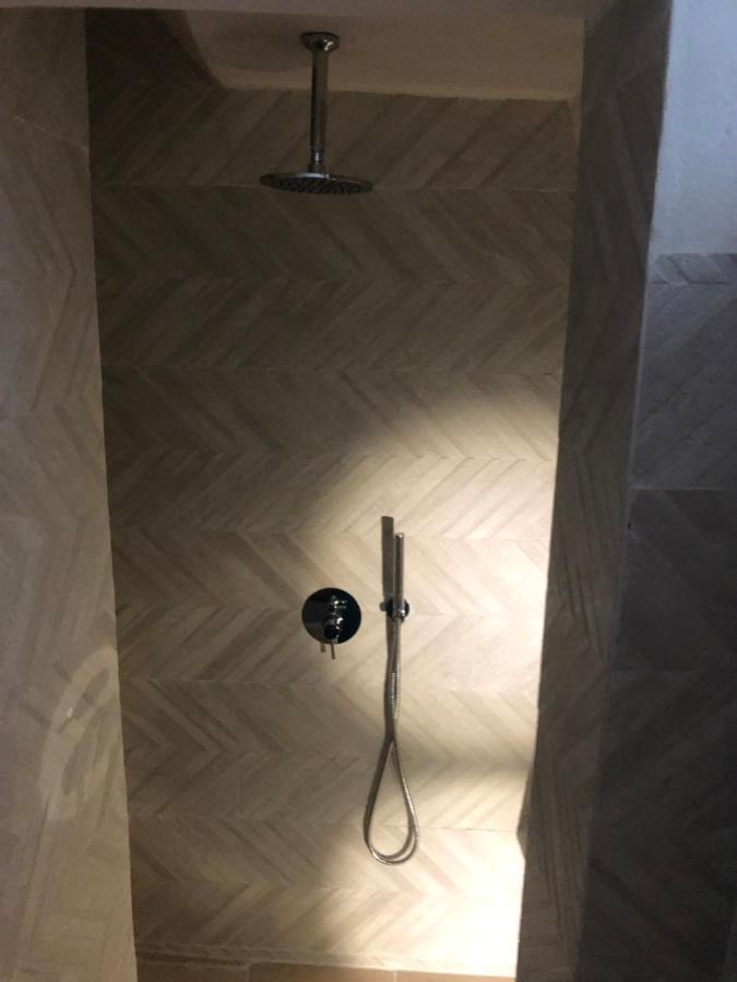 오스투니 Ca Sotto L'Arco B&B 외부 사진