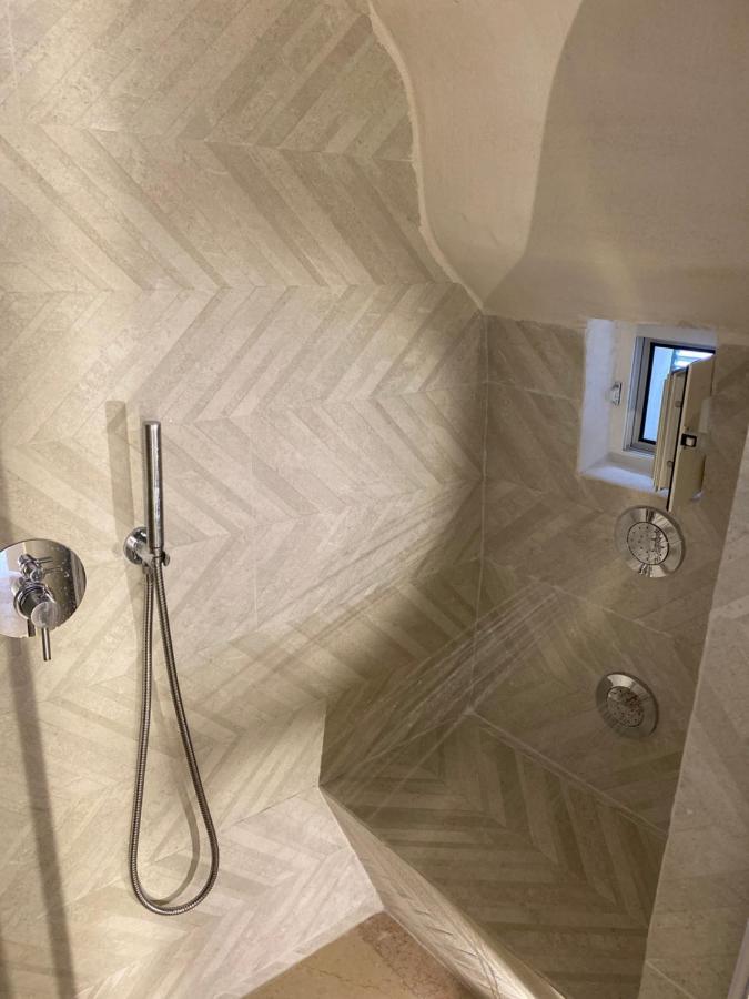 오스투니 Ca Sotto L'Arco B&B 외부 사진
