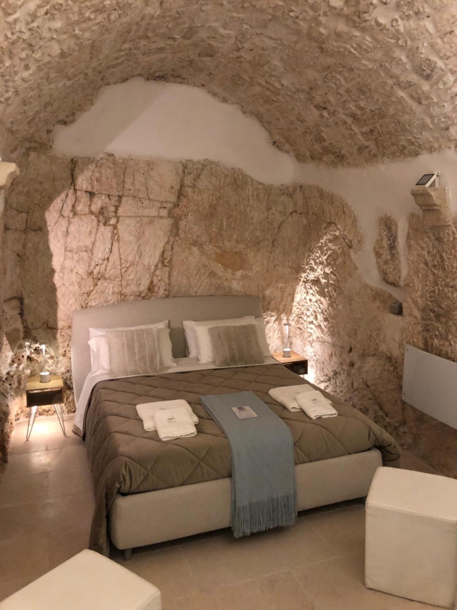 오스투니 Ca Sotto L'Arco B&B 외부 사진