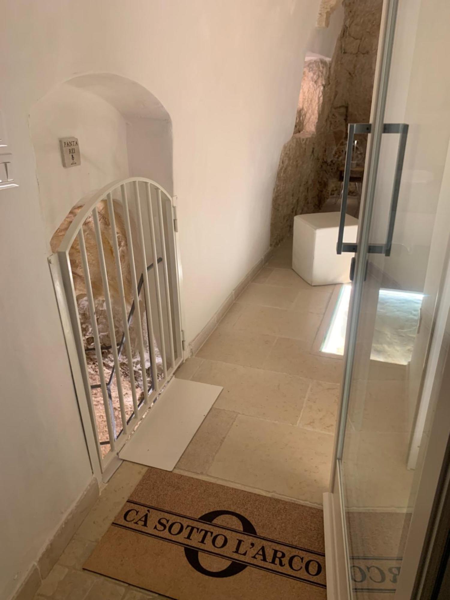 오스투니 Ca Sotto L'Arco B&B 외부 사진