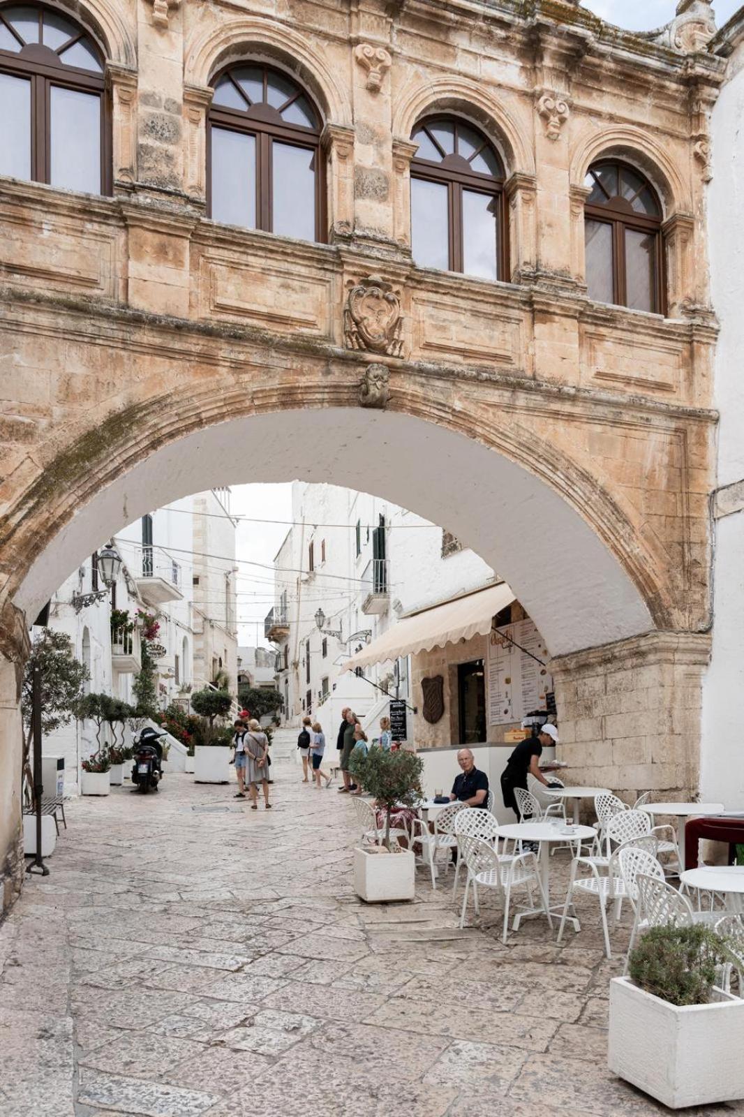 오스투니 Ca Sotto L'Arco B&B 외부 사진