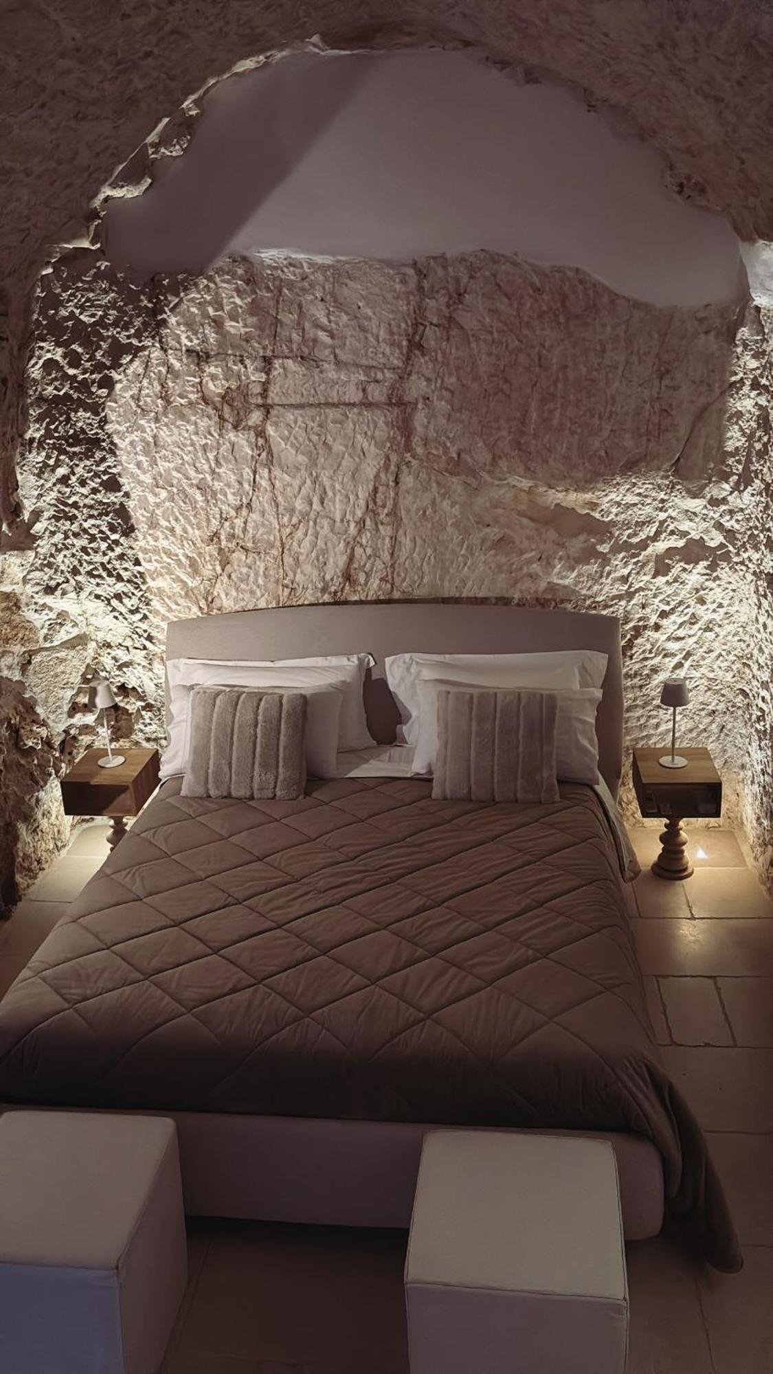오스투니 Ca Sotto L'Arco B&B 외부 사진