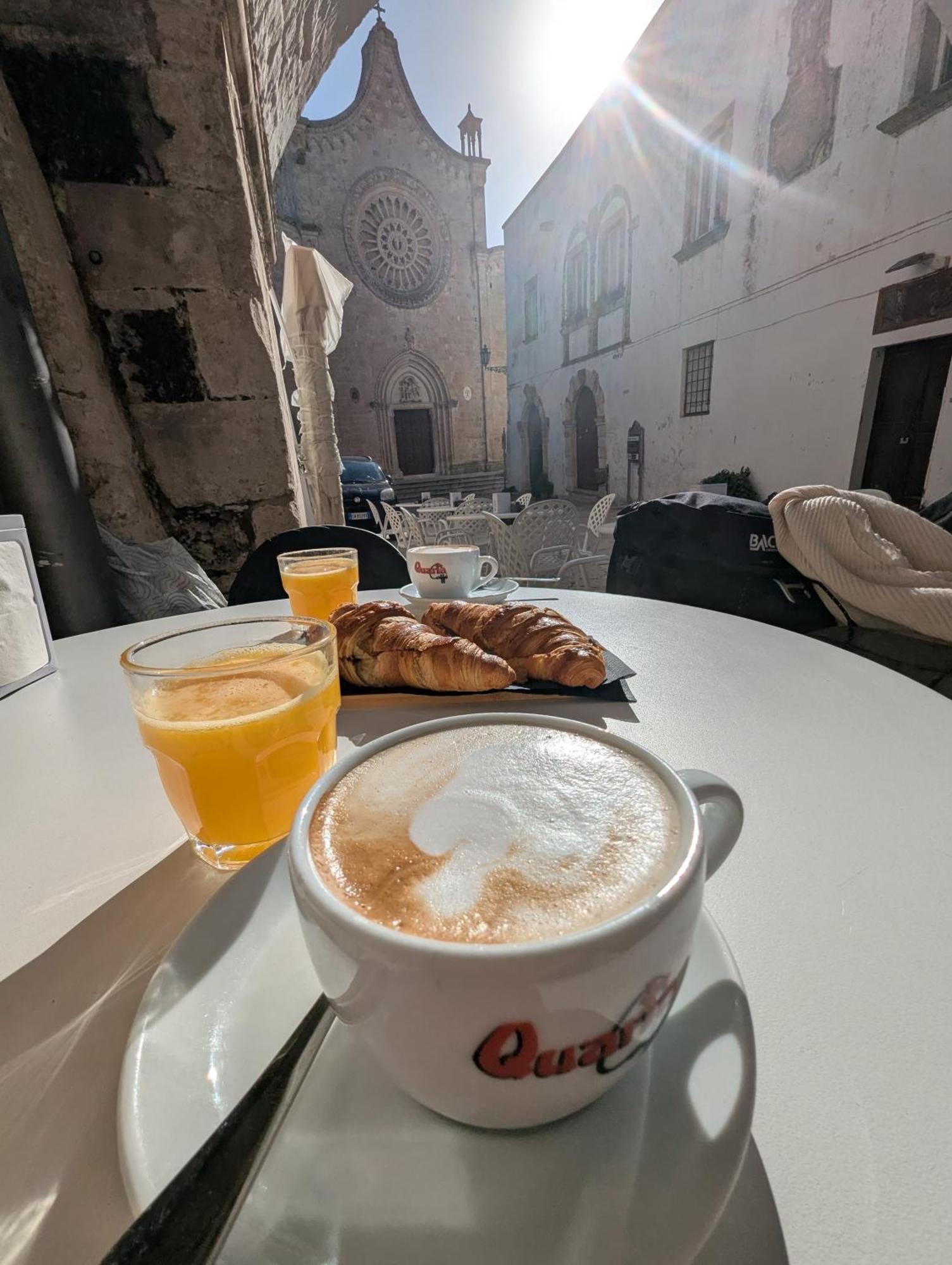 오스투니 Ca Sotto L'Arco B&B 외부 사진